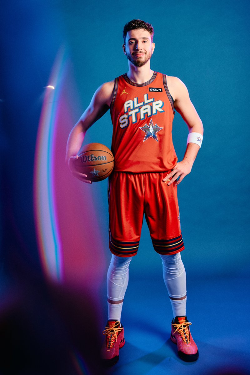 ALPEREN ŞENGÜN, ÜST ÜSTE İKİNCİ KEZ ALL-STAR'DA! 🇹🇷

Shai Gilgeous-Alexander'ın sakatlığı sonrasında Alperen Şengün, 2026 #NBAAllStar'da Dünya Karması'na dahil edildi.

Tebrikler <a href="/alperennsengun/">Alperen</a>! 👏👏👏