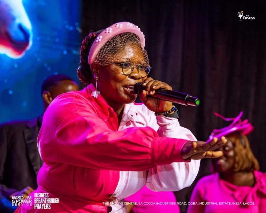 rccgtheenvoys's tweet photo. 🎼 Anchor of my strength, lover of my soul. Jesus you are enough
🎼I go jijo for Jesu, I go jijo for Jesu.
🎼 Holy Ghost in my body, it’s the Holy Ghost Something.
©️ Living Waters Worship
#RCCGTheEnvoys
#WealthcreationService
#UpgradeService
#PDaniel https://t.co/DRvhFYi8nR