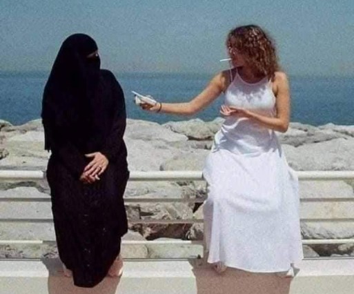 نور tweet media