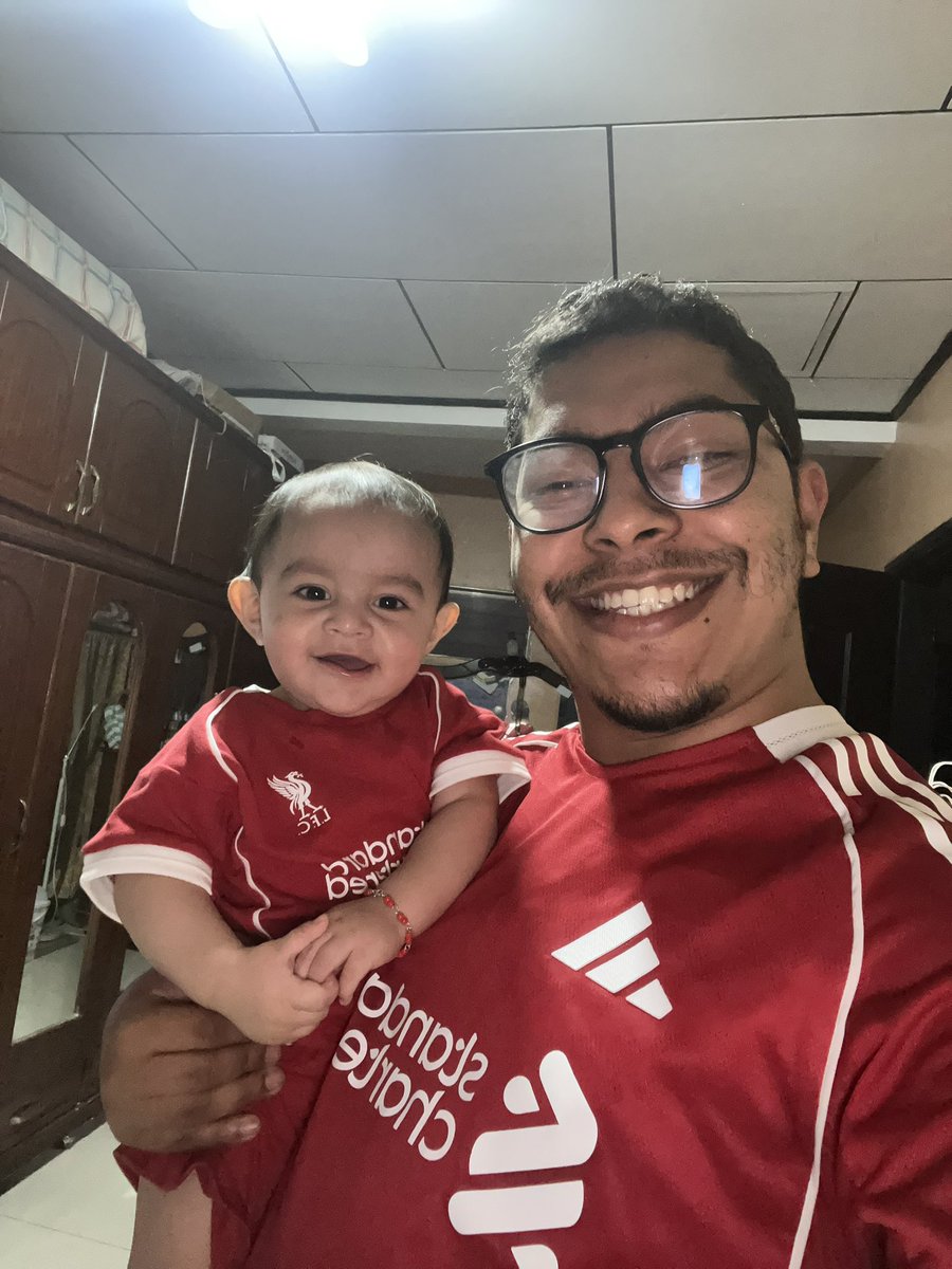 Everth_21's tweet photo. #LaPremierEnHBOMax
Desde Honduras 🇭🇳 apoyando al Liverpool ❤️😎 https://t.co/ac6aoiSF0l