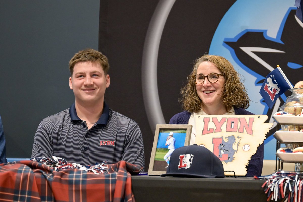 MavsBoosterClub's tweet photo. 🎉Celebrating Josh Wright⚾️

We are always excited to showcase our Maverick student athletes!
Congrats  to Josh Wright ⚾️
He signed his letter of intent to play baseball at the college level! 
  He’s  headed to Lyon College! 
We are so proud of him and excited for his future! https://t.co/G2qpyFASIn