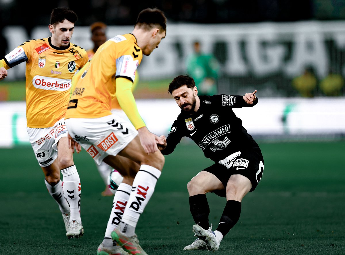 SKSturm's tweet image. 🧙‍♂️ #sturmgraz #AdmiralBL #STUSVR
____________
STU 0:0 SVR |⏱️50'