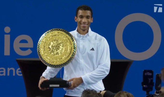 KING 👑 FÉLIX AUGER-ALIASSIME 🇨🇦 tweet media