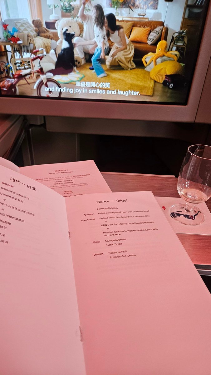 BeranSamba's tweet photo. #ChinaAirlines #BusinessClass meals were okay. But the service was 5/5. https://t.co/gHwMdUANg5