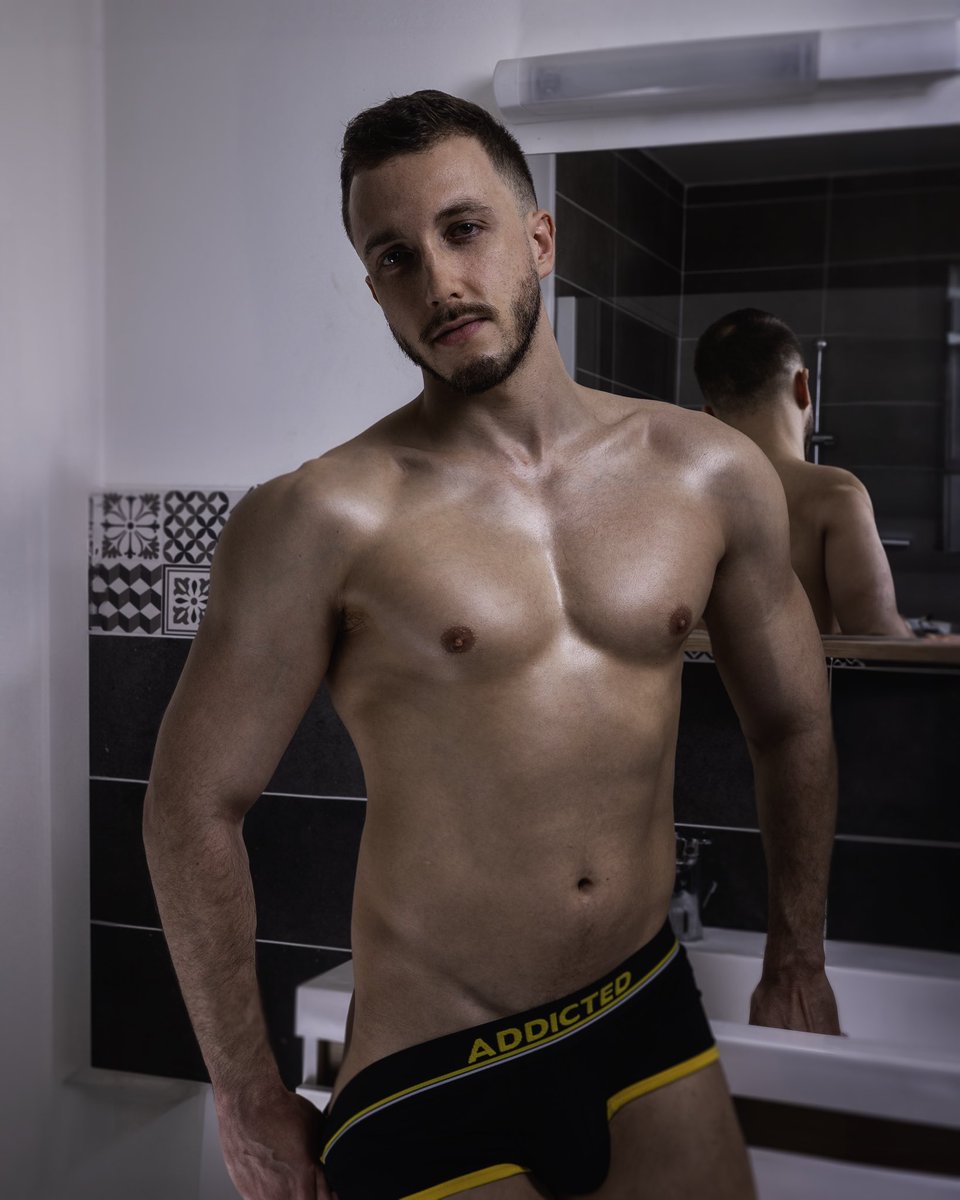 4K Graphie tweet media