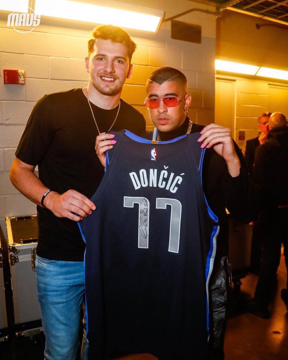 Hoy esta cabra toca en el show del medio tiempo del super bowl. Respetos máximos al conejito malo 

Ojala cante “El sol de PR calienta más que el de Phoenix” y le tire un shoutout a Luka🐰