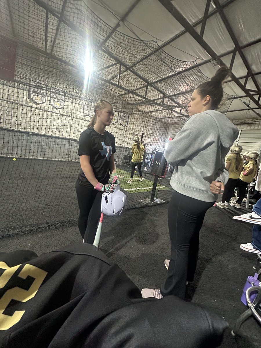 Hayliermobley22's tweet photo. I had an amazing opportunity last weekend at a college clinic, with former National Champions Paris and Jules Townsend! Looking forward to the next clinic I get to attend! https://t.co/IkbzSeUugA
