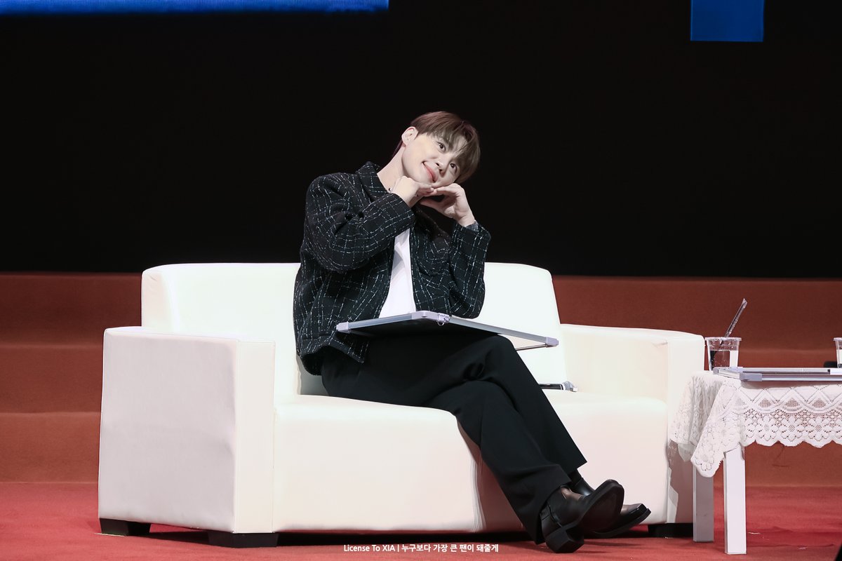 ʟɪᴄᴇɴsᴇ ᴛᴏ xɪᴀ tweet media