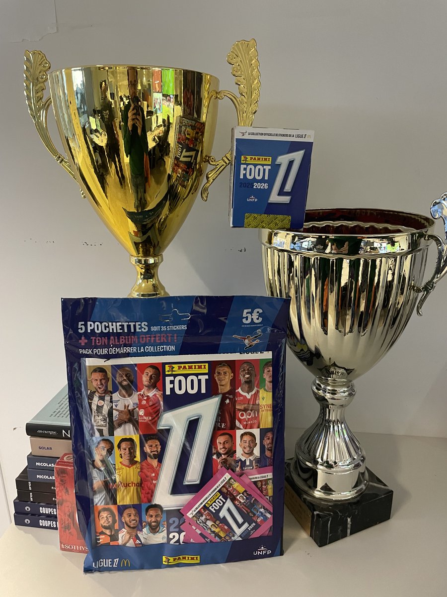 CADEAU DU SOIR ! 🎁

On vous fait gagner un album <a href="/panini_france/">Panini France</a> Ligue 1 et une boîte de 50 pochettes ! 🤩

RT + FOLLOW <a href="/lequipedusoir/">L'Équipe du soir</a> pour tenter votre chance ! 🍀
#EDS