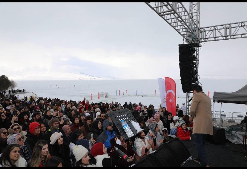 📍#Arpaçay#ÇıldırGölü Buz Şenliklerinin Bu Sene 2. Yapıldı

Arpaçay Çıldır Gölü Buz Şenliği Kars Valiliğimiz uhdesinde, Gençlik ve Spor Bakanlığı ve Kültür ve Turizm Bakanlığının katkıları, Herkes İçin Spor Federasyonunun destekleri, Kaymakamlığımızın,... 
facebook.com/tcarpacay/?loc…