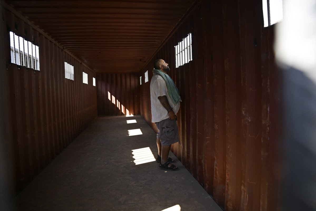 BArevalodeLeon's tweet image. Querían cama king size, aire acondicionado, comida de restaurante e internet. Pero se toparon con un gobierno que no cede. 
Bienvenidos a sus nuevas celdas. Se acabaron los privilegios.