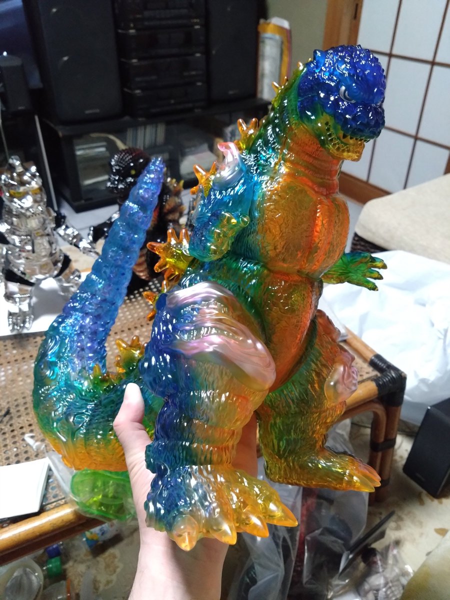 TbjzgDqr22gEMJ3's tweet photo. FrogTree浮世ノ絵 幻彩開封😊
今作は色鮮やかなカラーリングで青色が強め🔥炎のカラーは薄いピンクで塗装されてる。黒色に囚われない斬新な色使いで凄くカッコイイ‼️
#ソフビ
#ゴジラ
#FrogTree
#ワンダーフェスティバル2026冬 https://t.co/ROW9pc3tTc