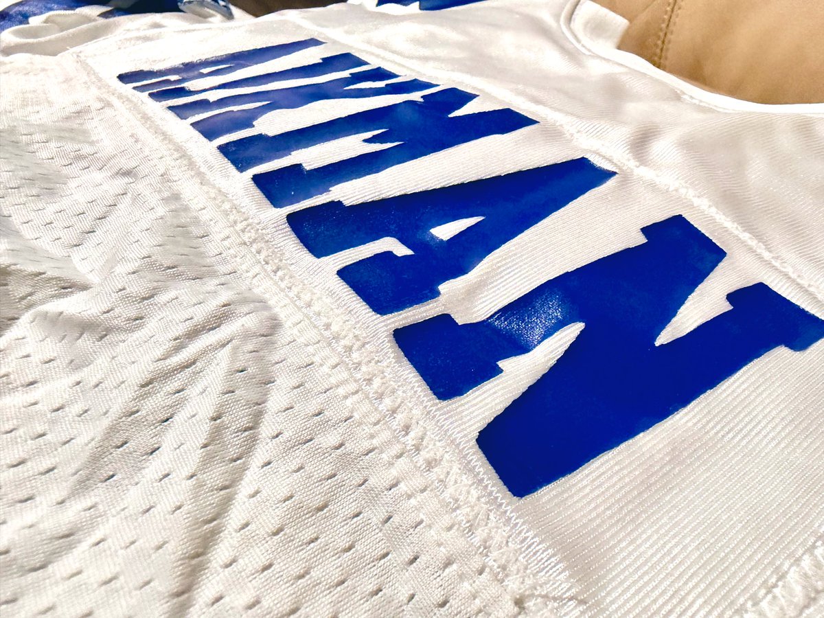 Since its #SuperBowl Sunday, here’s a reminder that this jersey I got for Christmas in 1994 that’s been sitting in a box for years is still better quality/in better condition than whatever you get from Nike/Fanatics will be after four washes. 

<a href="/End_Fanatics/">End Fanatics</a> <a href="/BabzOnTheMic/">Babz</a>