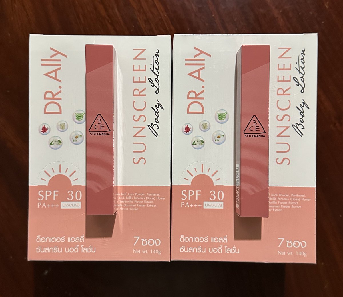 ( แจก ) เนื่องจากได้ลัคกี้แฟนกับน้องดัง สุ่มแจก 2 คน คนละเซต รีไว้เลยค่ะ เดี๋ยวพรุ่งนี้ดึกๆ มาสุ่ม 😊

DUNK 3CE MISTYVELVET 

#Dunkx3CEIVELMISTYOU
#dunknatachai