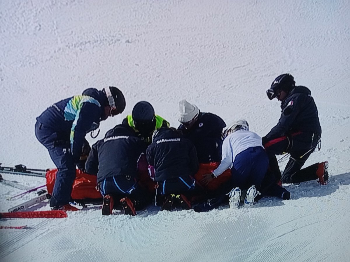 ahickman2's tweet photo. Took a spot away from another hard working skier and lasts.....6 seconds.
Don't play hurt, kids.
#Olympi
#VonnWatch https://t.co/AqnPwqTsjk