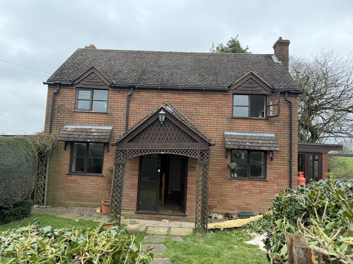 TettBuildCo's tweet photo. A new full renovation project including numerous extensions underway in Albrighton . Keep an eye on updates on the transformation.

For all your building work requirements call us on 01902 342167 or visit https://t.co/VZUur2TPRT for a free no obligation quotation. https://t.co/1YEWt803Qq