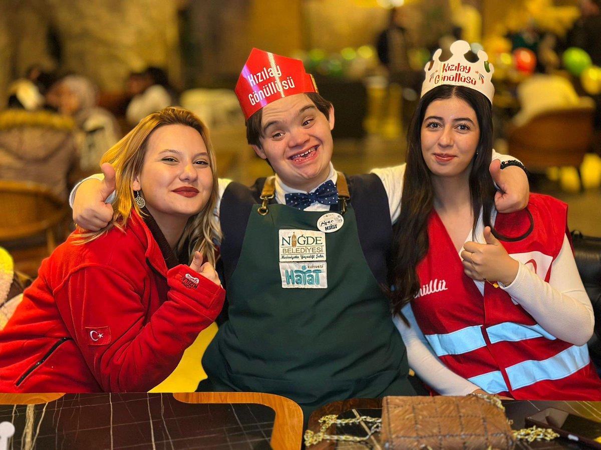 Yaraları sarmak için eğildiğimiz her yer, merhametin coğrafyasıdır.

Sevgiyle sarılacak bu memleket; bir çocuğun gülüşünde, bir ihtiyarın duasında ve toprağın yeniden yeşeren filizinde. #SensizOlmaz