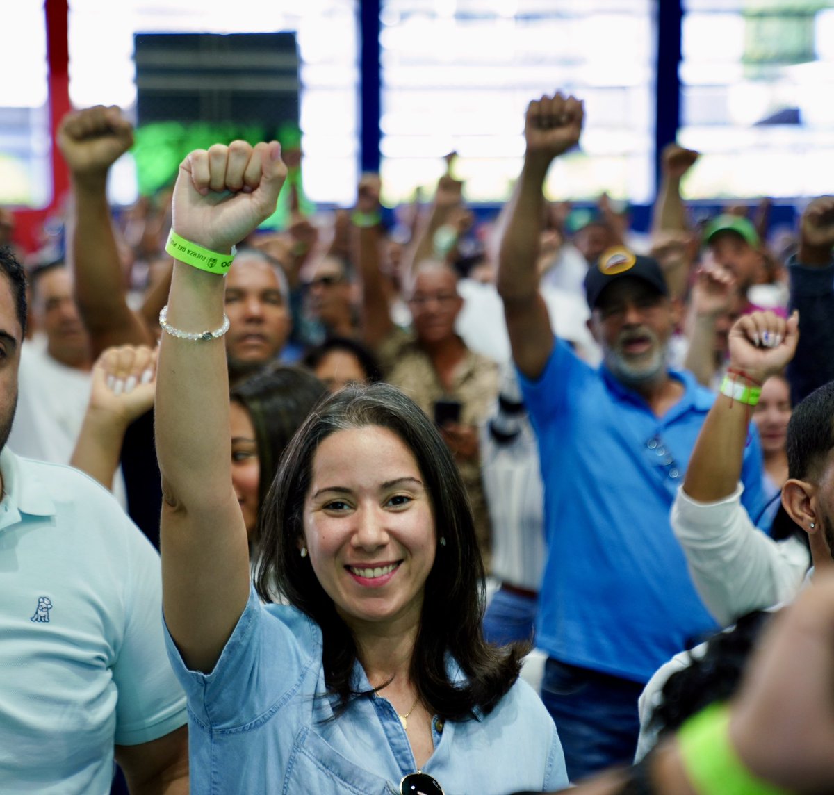 Hoy vivimos un acto magnífico en Santiago. Regidores y ex candidatos a diputados del PLD se juramentaron en la #FuerzaDelPueblo, reafirmando que el cambio verdadero sigue creciendo.
Desde el Bajo Techo de Las Carreras, cerramos una intensa jornada de más de 12 actividades con el