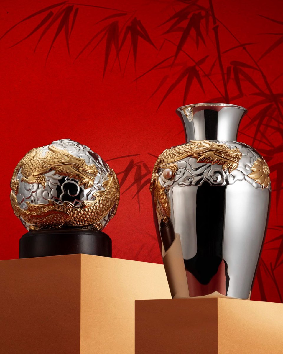 The dragon and the pearl of wisdom - auspicious accents for your Lunar New Year celebrations.

#Comyns #ComynsSilver #WilliamComyns #LunarNewYear
