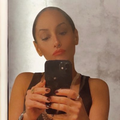 benbrahim_sofia's tweet photo. #NouvellePhotoDeProfil https://t.co/EinjwyTOHL