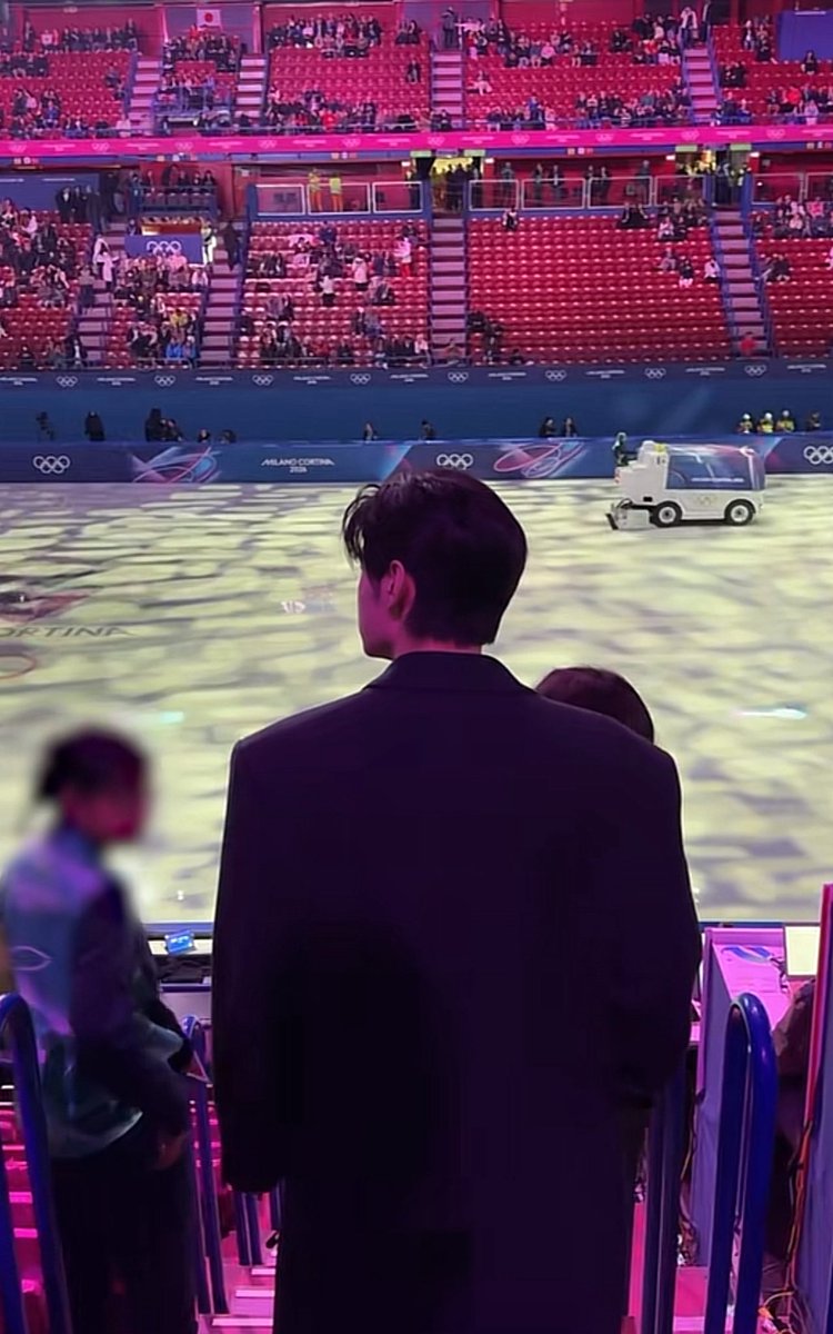 min ⋆.ᐟ tweet media