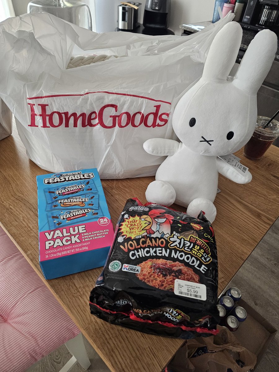 CombaXD's tweet image. The heat is at home goods