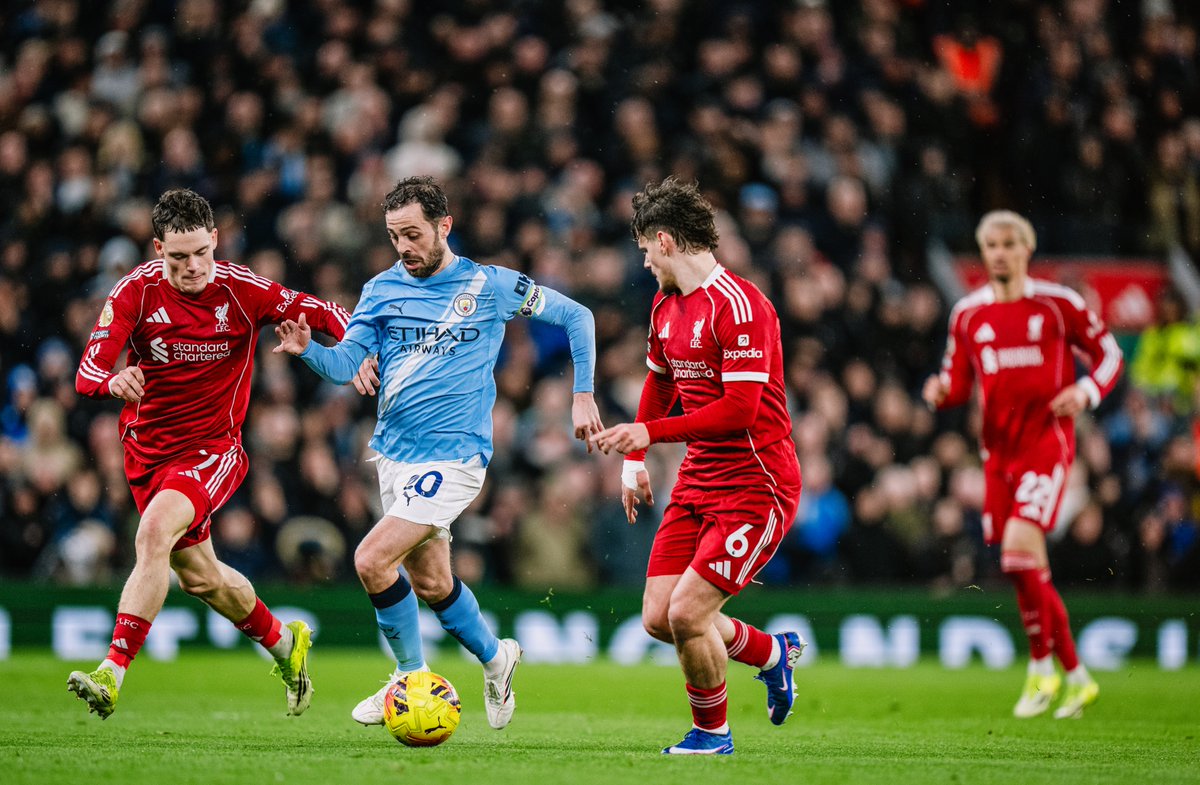ManCity's tweet photo. ⚔️😤 https://t.co/9NL9v3Rdk1