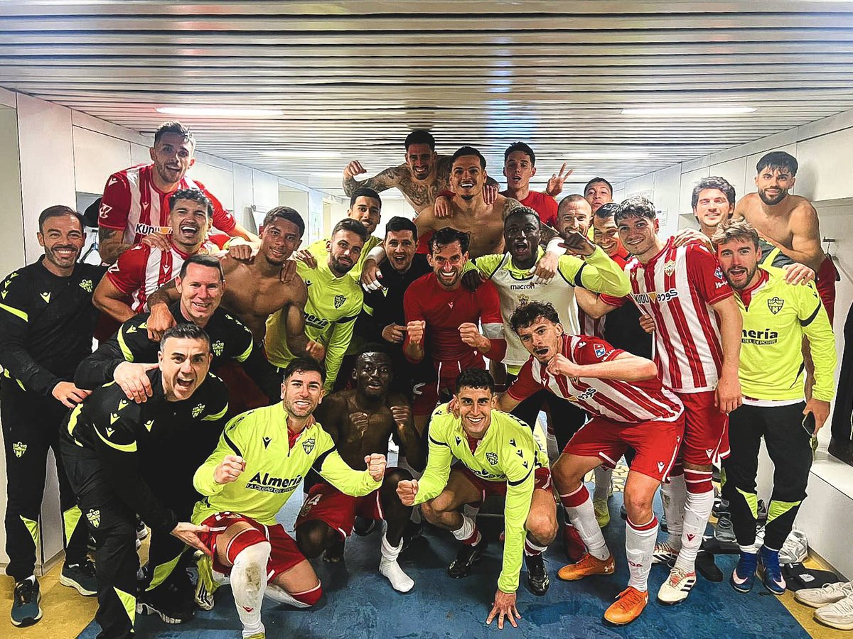 🤩 Sé que os encanta ver esta foto, así que ahí la lleváis ❤️🤍