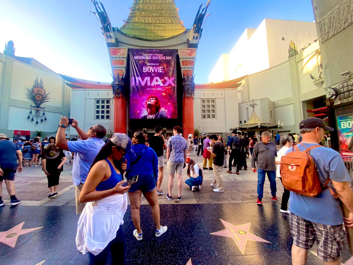 brettmorgen's tweet photo. 4 more shows before the Genie returns to the bottle!  Experience David Bowie in MOONAGE DAYDREAM where it was designed to be seen at the historic @ChineseTheatres in IMAX this week! 
Sun 3:20
Mon 3:45
Tue 6:15
Wed 9:35
https://t.co/zPCZ0zgg2p https://t.co/FIUItHZ2N1