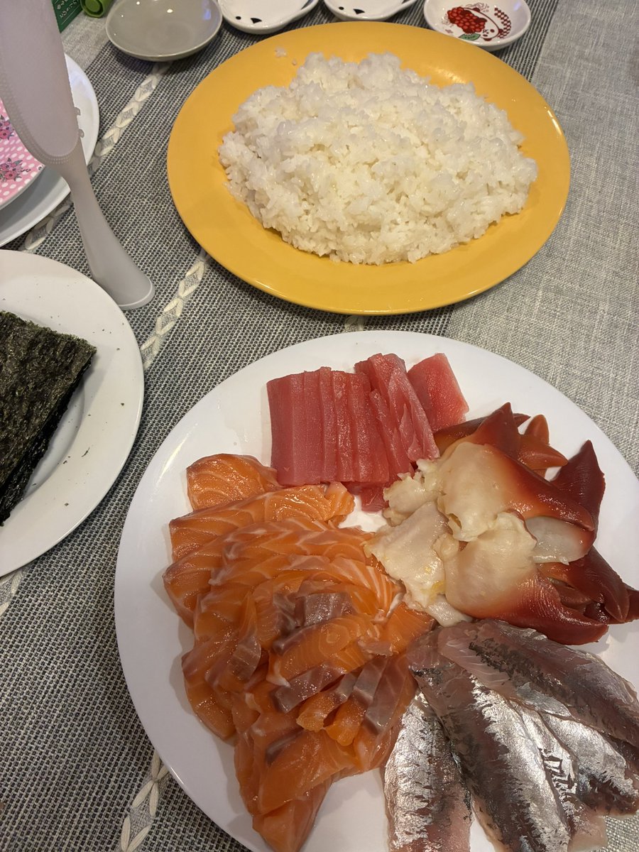 KitsshinoH's tweet image. 近所の友達ファミリーに会いに行って晩ご飯をご馳走になった😋。

小学生男子たちとのお喋りが弾み、会う回数が増えるごとに懐いてくれて今年の夏は野球やサッカーの応援も、また行けるかなぁ🥰⁉️