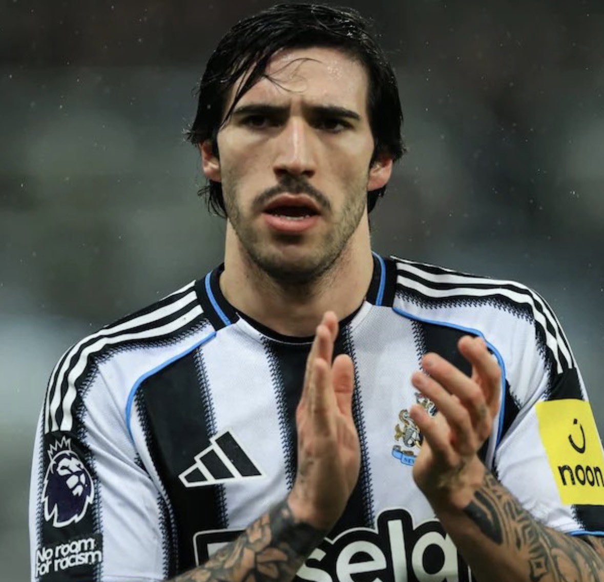 Utdtruthful's tweet photo. 🚨 𝐉𝐔𝐒𝐓 𝐈𝐍: United have put Sandro Tonali HIGH on their shortlist ahead of the summer midfield rebuild at Old Trafford. #MUFC [@mcgrathmike] https://t.co/tEixwH84Ug