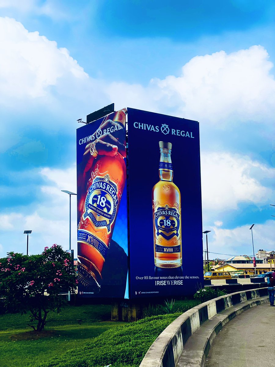 PortableAyo's tweet image. Here we go!

Brand: @chivasregal 
Location: Adeniji Adele

Drink Responsibly 🔞🥂

📸: Yours Truly.

Rate my work on scale of 1/10 in the CS. Don’t Air me!!!!!🥹🙏🏽
#randomshots 
#WhatDoYouThink