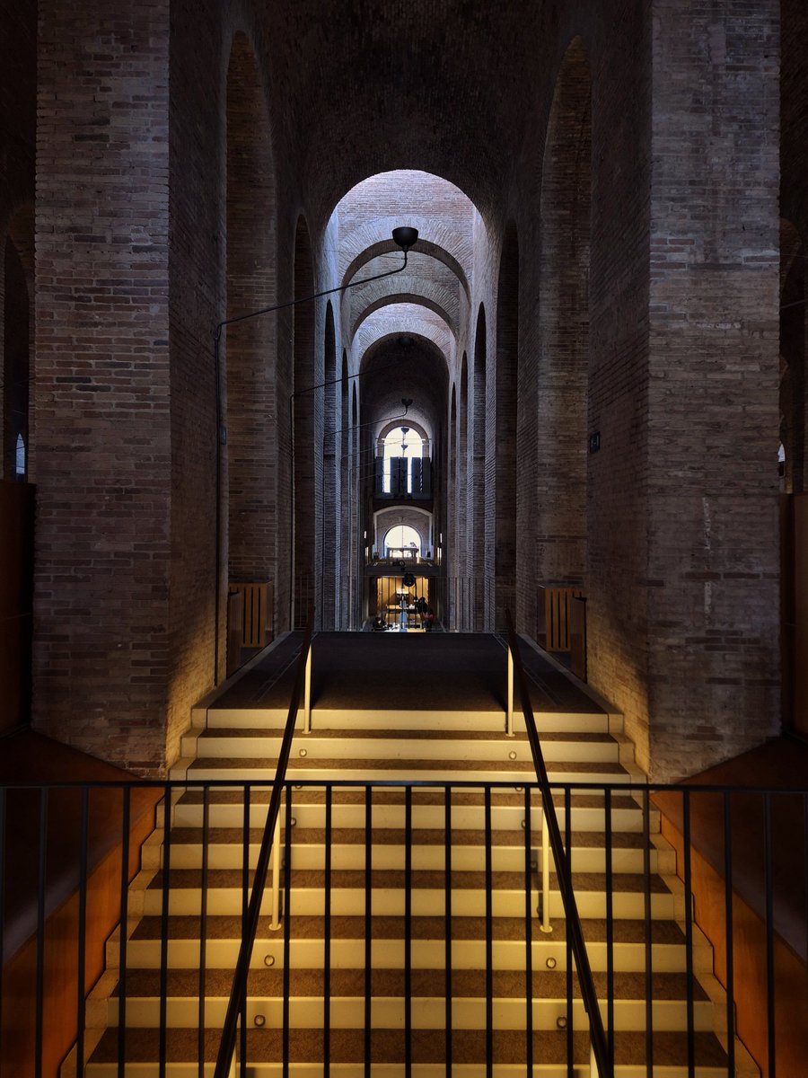 PHOTOGRAPHY:
Biblioteca de Les Aigües.
Barcelona.

📷 Photo by JazzC.

#fotosconmoviljazzc #mobilephotograhy #Barcelona