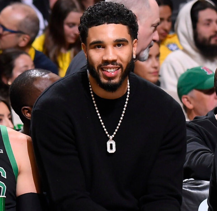 NBA_InsiderFR's tweet photo. Jayson Tatum a commencé à participer à des matchs d'entraînement 5 contre 5 avec les entraîneurs des Celtics, selon @ShamsCharania https://t.co/BJSez2Km1D