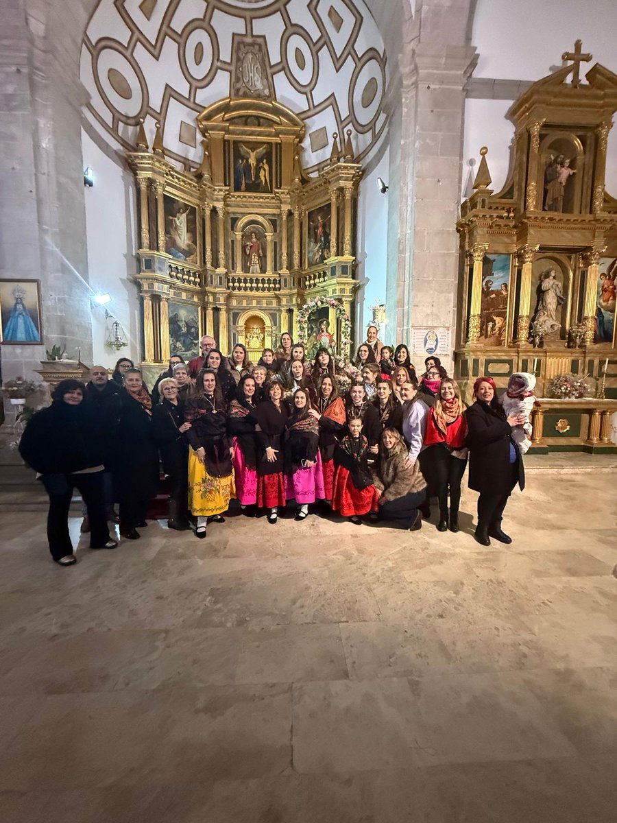 ppguadalajara's tweet photo. ⛪️ Celebración de Santa Águeda en Humanes.

👥️ La diputada regional, Itziar Asenjo, y los diputados provinciales, Elena Sebastián y Mane Corral, han compartido este sábado con los vecinos de Humanes este día festivo.

#SantaÁgueda #tradiciones #Humanes #Guadalajara https://t.co/M96ItKJQ51