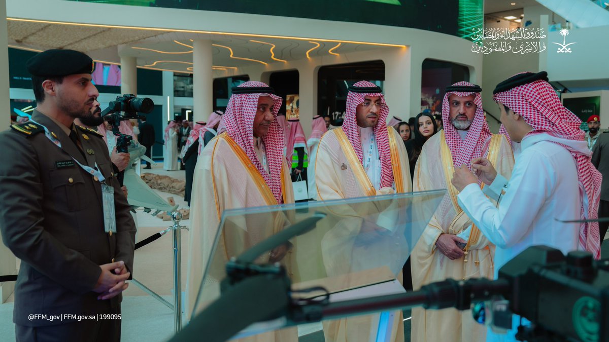 FFM_gov's tweet image. تجوّل سعادة الأمين العام للصندوق في أجنحة #معرض_الدفاع_العالمي_2026، مطّلعًا على أبرز المشاركات الوطنية والدولية، ومتابعًا مستجدات القطاع، في مشهد يعكس تكامل الجهود وتبادل الخبرات، ويؤكد دور المعرض في إبراز المكانة المتقدمة للمملكة في مجال الدفاع والصناعات المرتبطة به.