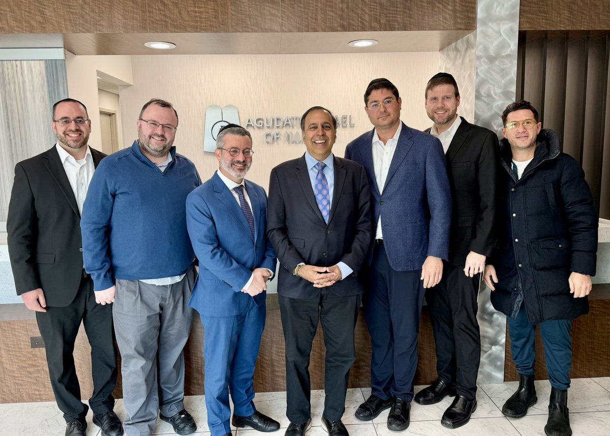 TheAskan's tweet photo. It was an honor to host Congressman Raja Krishnamoorthi this morning along with community leaders to discuss issues of importance to the Orthodox Jewish community. https://t.co/2vnMXN3Wgp