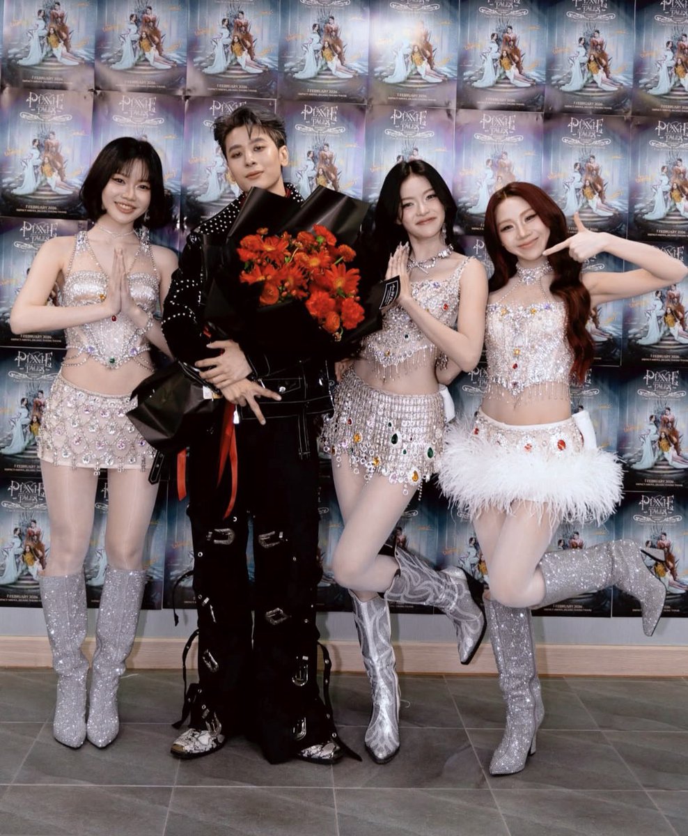 veevieveevie's tweet image. เล็บเว่อร์กว่าใคร เพราะพกคนเก็บให้มาด้วย