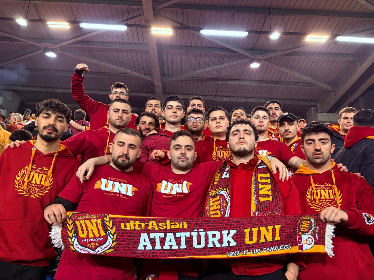 İŞTE BÖYLE HER SENE BÖYLE RİZE'YE DE BÖYLE...

GALATASARAY'ımızı Rizespor maçında deplasmanda yalnız bırakmadık.

#ultrAslanUNI