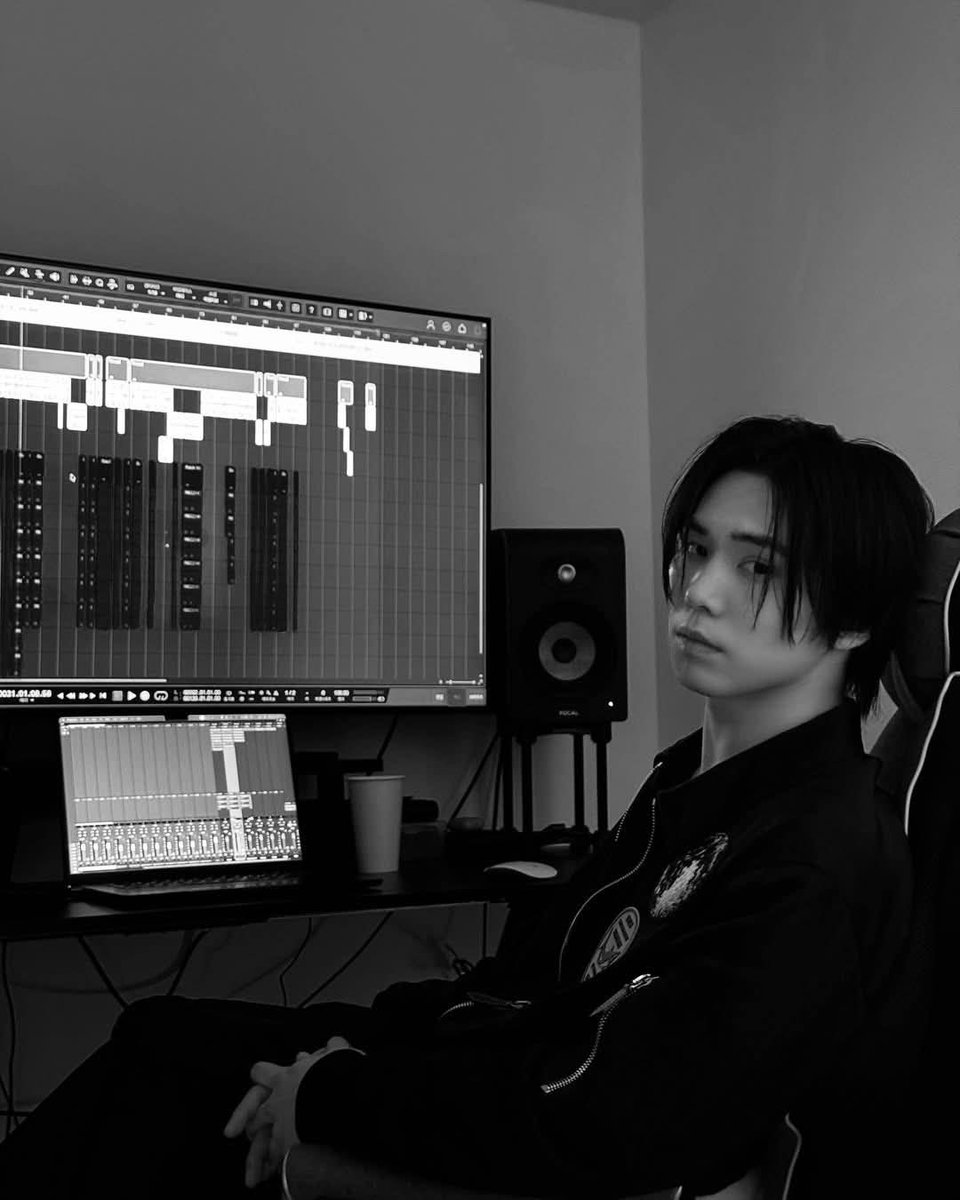 kloversRocky's tweet photo. #HAMOS Nuestro CEO en su cuenta Oficial de #Instagram nos compartió estas fotitos acaso esta haciéndonos musica nueva 🎶
@wonijin_ent
@p_rockyent https://t.co/iI7bQU9eMK
