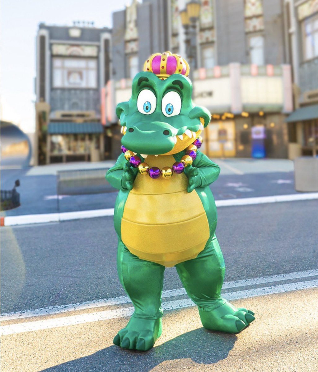 DuelingParkNews's tweet image. I think he’s neat! Nice addition this year, and hope to see him more years to come! 💚👑🐊💜