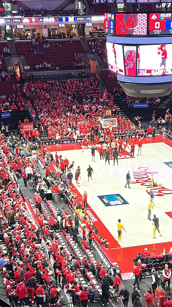 BoobyPoonis's tweet photo. Weak ass student section. Michigan -10.5 is boobypoonis approved #lock https://t.co/AHpYx0SNGL