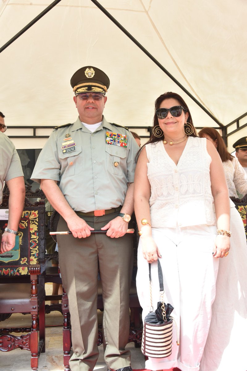 Asistimos a la ceremonia de transmisión de mando <a href="/PoliciaDEMAG/">Departamento de Policía Magdalena</a> CR. Alexander Martin, reafirmando nuestro compromiso con el trabajo articulado <a href="/PoliciaColombia/">Policía de Colombia</a>
#TransmisionDeMando
#TrabajoConjunto