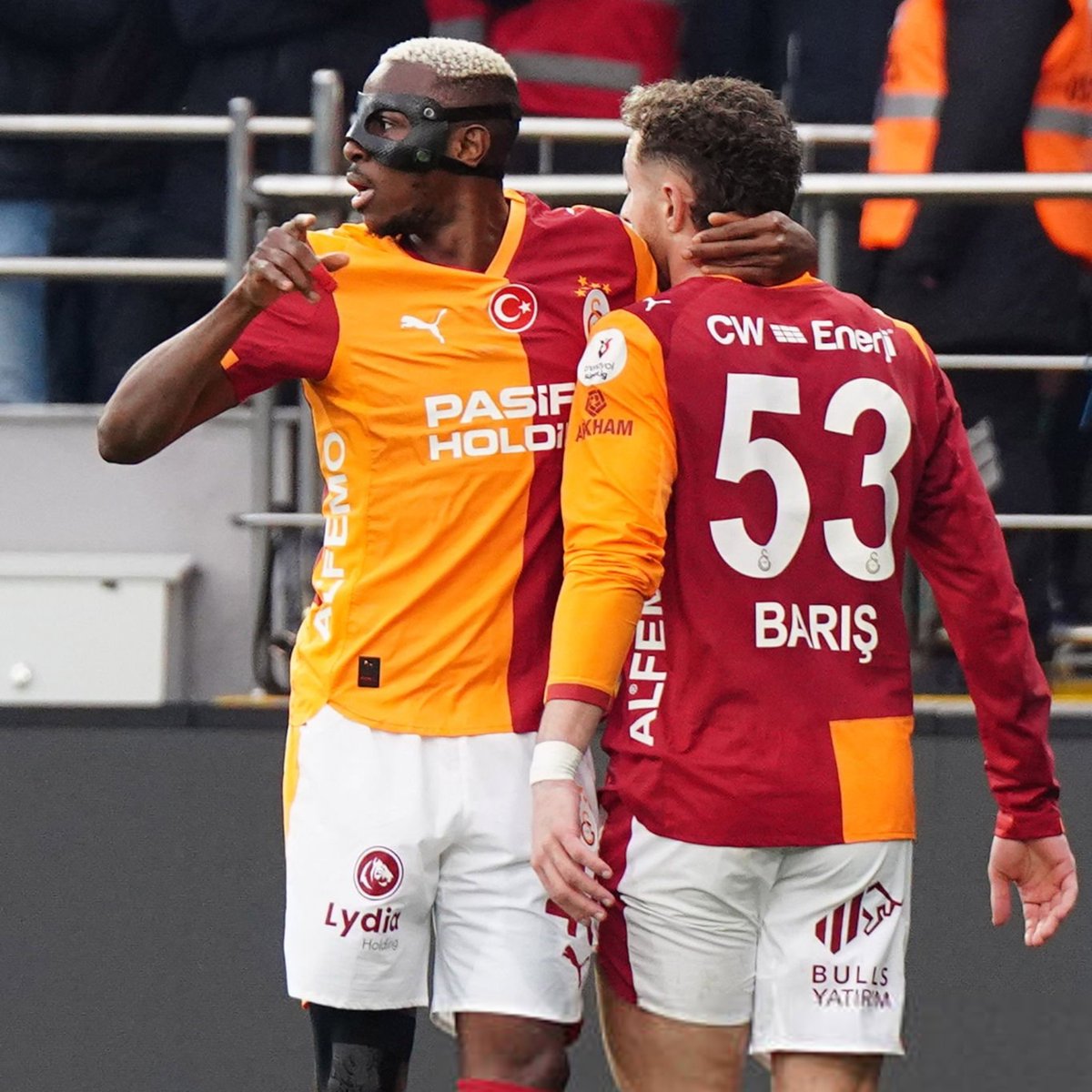 Instant Foot ⚽️ tweet media