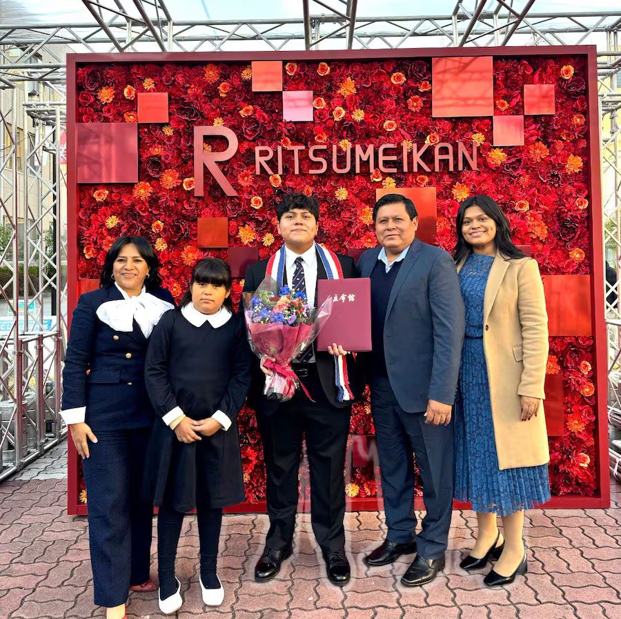 ▶️ SUEÑO PARAGUAYO EN JAPÓN | 🇯🇵🇵🇾

Paraguayo se graduó como alumno destacado en la Ritsumeikan University y hoy es CEO en Tokio. Logró becas JASSO y JEES por su rendimiento académico.

👉Tiene 24 años, creció en el Mercado 4 y, sin contactos, gestionó todo desde Paraguay.