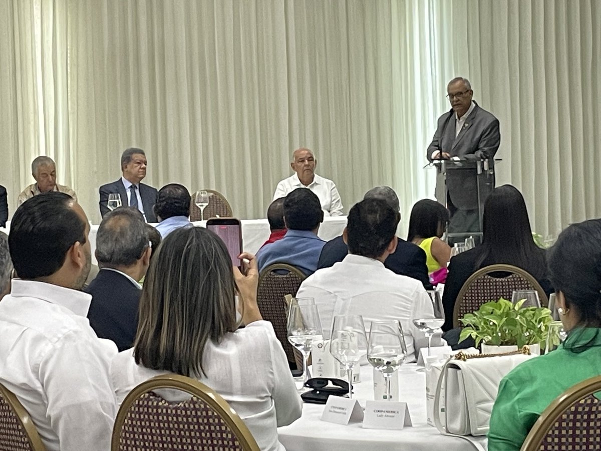 ing <a href="/RamonUrena24/">Ramon URENA</a> Sec de Economía Asociativa de la <a href="/FPcomunica/">@Fuerza del Pueblo (FP)</a> presenta al presidente <a href="/LeonelFernandez/">Leonel Fernández</a> acto con cooperativistas del Cibao <a href="/radhamesjimenez/">Radhames Jimenez</a> ⁦<a href="/frcaamano/">Fernando Caamaño</a>⁩ <a href="/GuzmanFermin1/">Guzmán Fermín</a> <a href="/demostenesm/">Demóstenes Martínez</a> <a href="/TobiasCrespo/">Tobias Crespo</a> ⁦<a href="/keylaReyna04/">Keyla Reyna</a>⁩ ⁦<a href="/FranGuillenRD/">Francisco Guillén Blandino</a>⁩