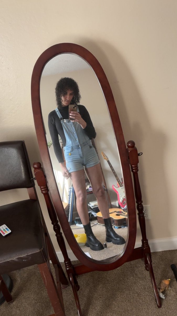 Bee 🐝 tweet media