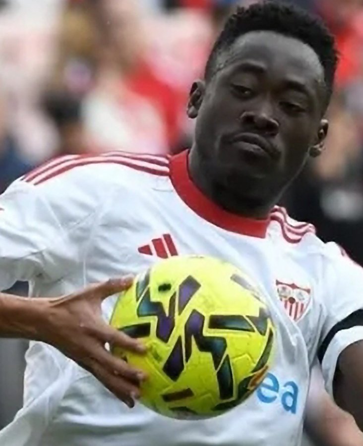 Que somos tela de malos, ok. Pero que esto no lo pite el árbitro como penalti y tampoco lo avise el VAR es de traca. No es que sean malos, es que nos quieren meter abajo como sea. Y en el club todo el mundo callado. #SevillaFC.