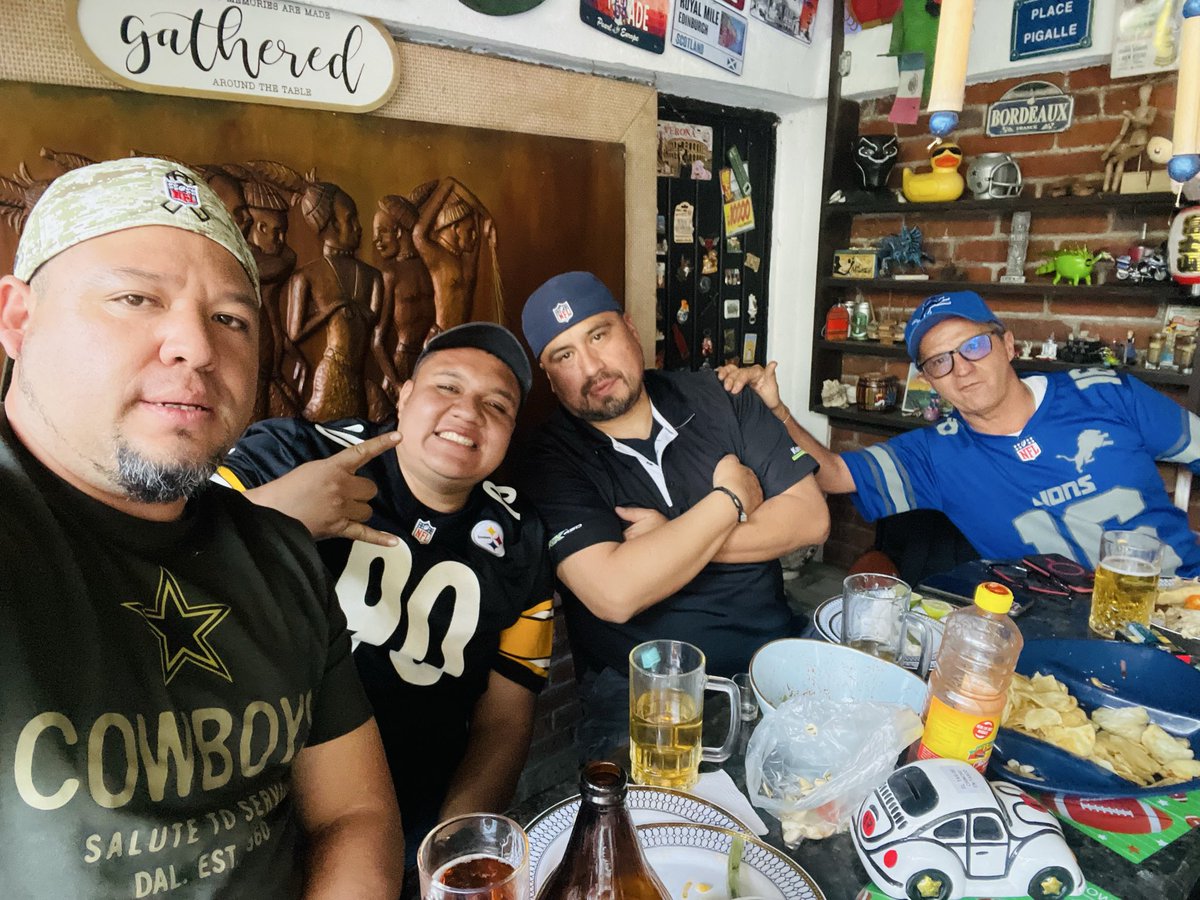 barrankos's tweet photo. #FOXImpactoNFL @FOXImpactoNF pues a disfrutar del #SuperBowl en familia Saludos 🏈 https://t.co/ZP9ohTWUtn