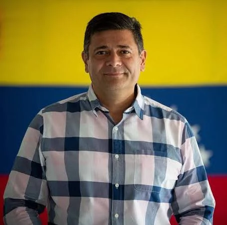 MiguelContigo's tweet photo. EXCARCELADOS FREDDY SUPERLANO Y LEOCENIS GARCÍA: 

Superlano fue uno de los primeros detenidos en la ola represiva post 28J, y Leocenis ya tuvo que padecer su segundo carcelazo: https://t.co/vSrMeIrsyx